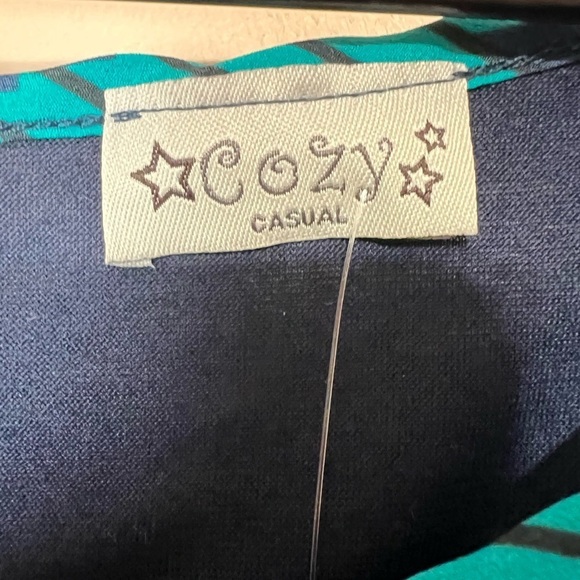 Women’s Geometric Southwestern Silky Blouse Button Back Boxy NEW Sz L Top Boho - Picture 7 of 9